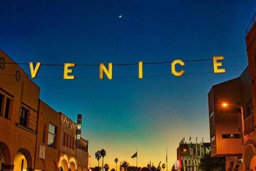Sunny 1 Bedroom In The Heart Of Venice - #1 Los Angeles